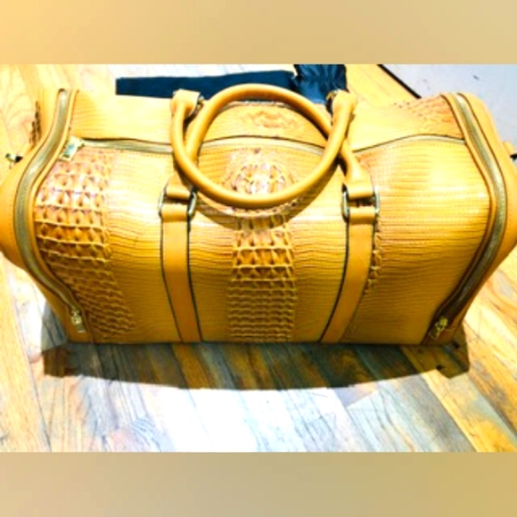 Giovanni leather duffle bag,LV driving gloves and scarf - Picture 2 of 5